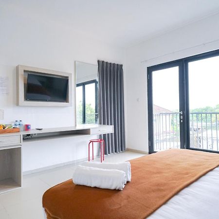 Urbanview Pecatu Residence Bali By Reddoorz อูงาซัน ภายนอก รูปภาพ